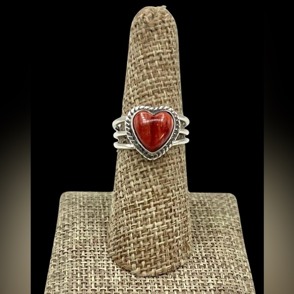 Navajo Native American Handmade Sterling Silver Spiny Oyster Heart Ring 7.25 - Picture 3 of 8